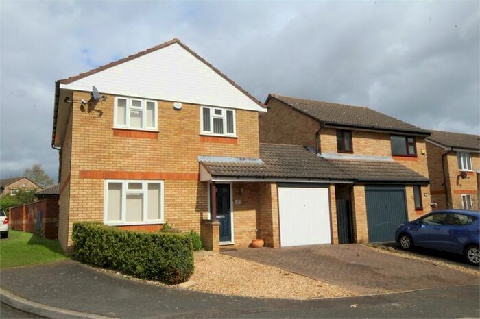 4 Bedroom Detached House To Rent In Bank View, Northampton, NN4