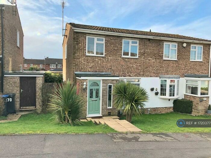 3 Bedroom Semi-Detached House To Rent In Dunstall Farm Road, Burgess Hill, RH15