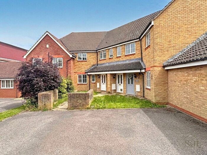 2 Bedroom Flat For Sale In Guernsey Way, Kennington, TN24
