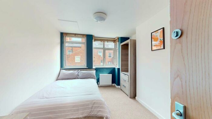 2 Bedroom Flat To Rent In St Michaels Crescent, Headingley, Leeds, LS6