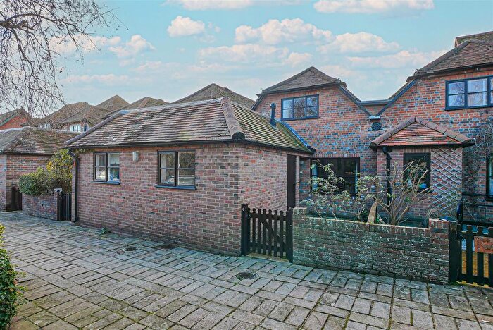 2 Bedroom Semi-Detached House For Sale In The Mint, Wallingford, OX10