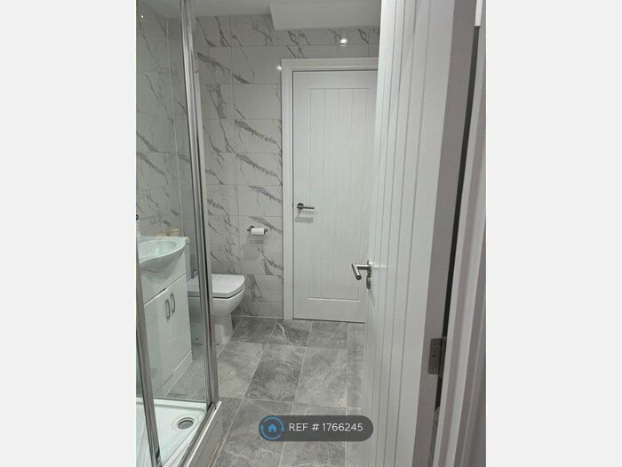 2 Bedroom Flat To Rent In Canberra Road, London, W13