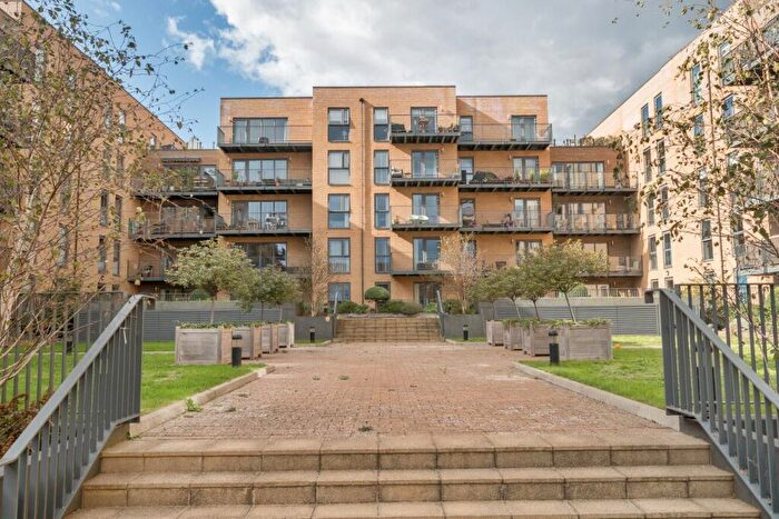 3 Bedroom Flat For Sale In Apple Yard, Anerley, London, SE20