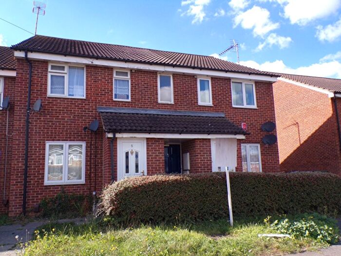 1 Bedroom Flat To Rent In Chale Court, Stanford-Le-Hope, SS17