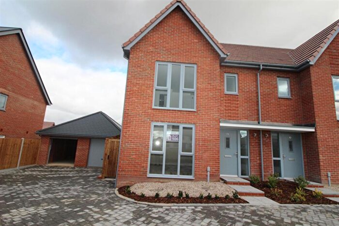 3 Bedroom Semi-Detached House To Rent In Thimble Street, Coggeshall, Colchester, CO6