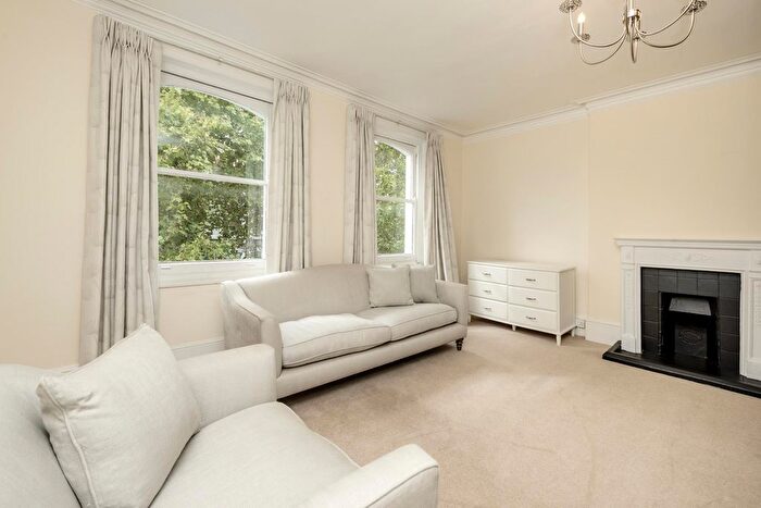3 Bedroom Flat For Sale In Beaufort Gardens, London, SW3