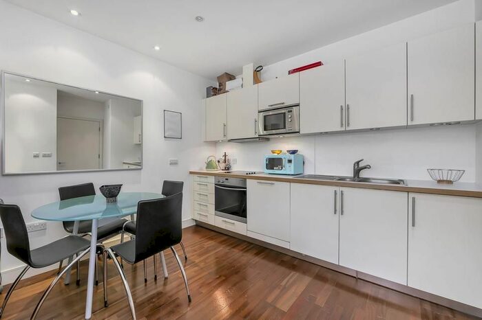 2 Bedroom Flat To Rent In Crouch End Hill, Crouch End, London, N8