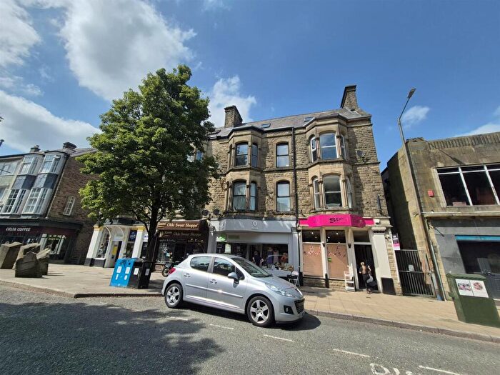 2 Bedroom Flat For Sale In Spring Gardens, Buxton, SK17