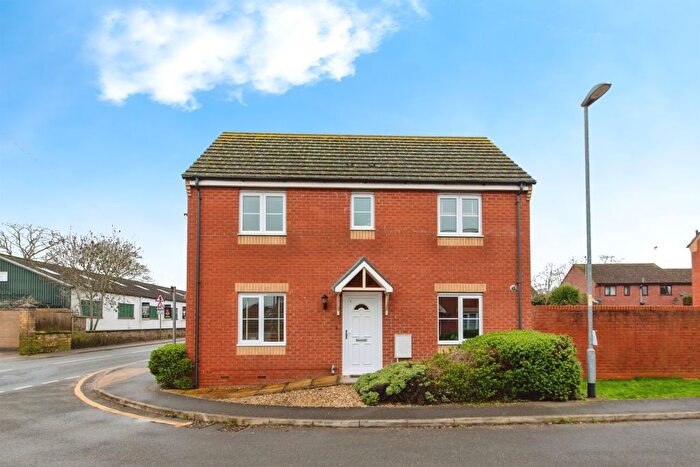3 Bedroom Detached House For Sale In Silverstone Road, Bourne, PE10