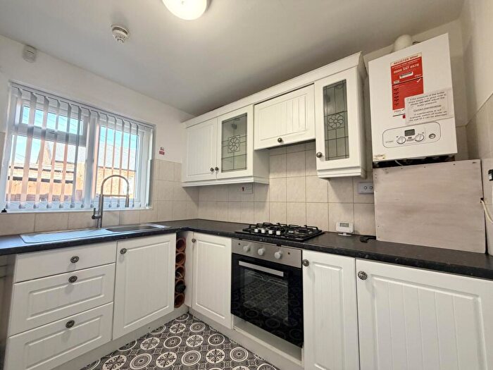3 Bedroom Bungalow To Rent In Langtry Grove, New Basford, NG7