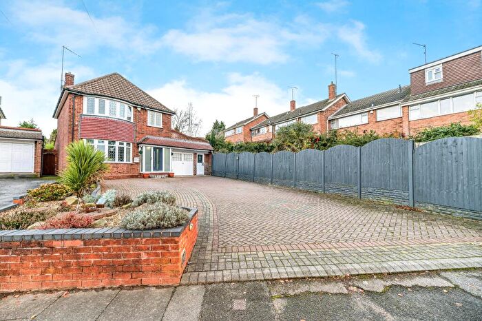 3 Bedroom Detached House For Sale In Hamstead Road, Great Barr, Birmingham, B43