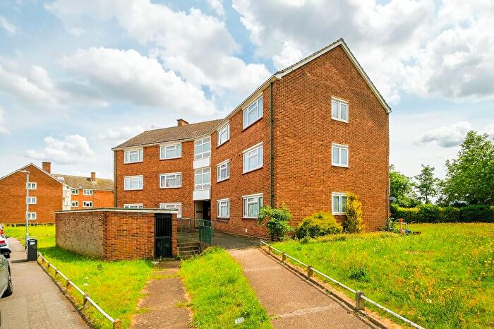 2 Bedroom Flat To Rent In Brading Crescent, London, E11