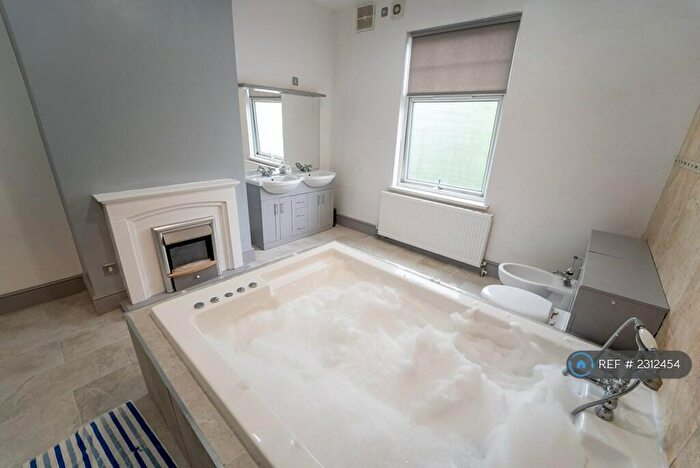 10 Bedroom Detached House To Rent In Salisbury Road, Moseley, Birmingham, B13