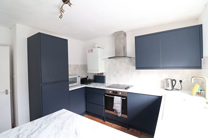 2 Bedroom Flat To Rent In Maswell Park Crescent, Hounslow, TW3