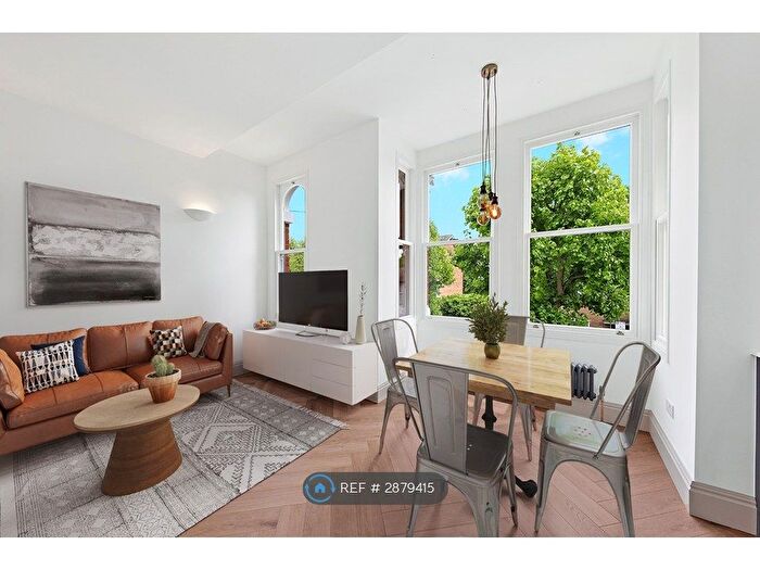 2 Bedroom Flat To Rent In Lebanon Gardens, London, SW18