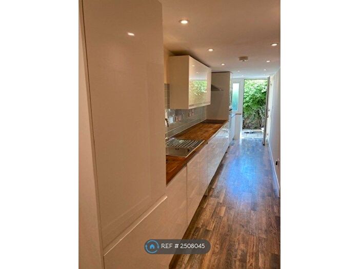 1 Bedroom Maisonette To Rent In Tilehurst Road, Reading, RG1