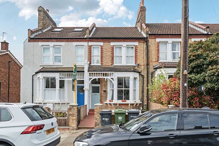 2 Bedroom Flat To Rent In Lenham Road, Lee, London, SE12