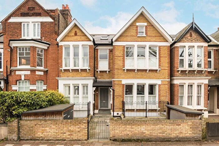 2 Bedroom Flat For Sale In Cavendish Road, Balham, SW12