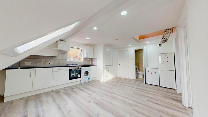 2 Bedroom Flat To Rent In St Pauls Avenue, Willesden Green, London, NW2