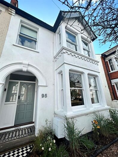 4 Bedroom Property To Rent In Mildred Avenue, Watford, WD18