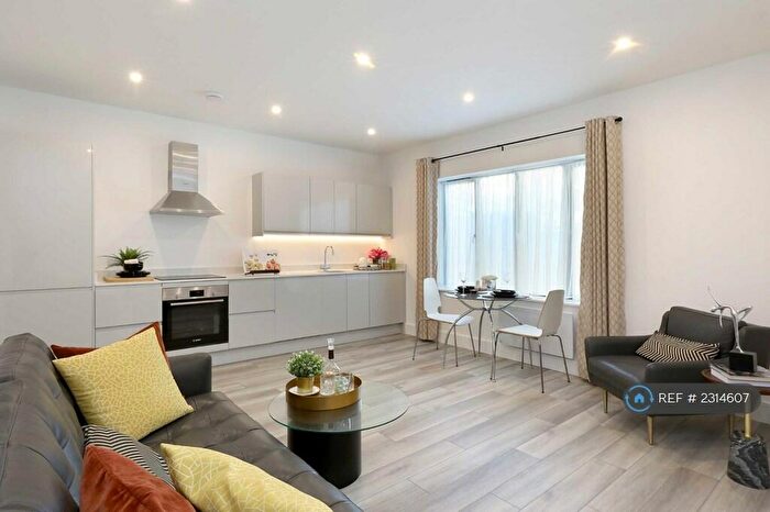 1 Bedroom Flat To Rent In Landmark Grange, Chalfont St Peter, SL9