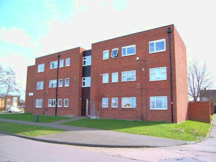 2 Bedroom Apartment To Rent In John Barker Place, Hitchin, SG5