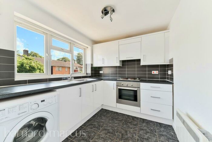 2 Bedroom Maisonette To Rent In St Philips Avenue, Worcester Park, KT4
