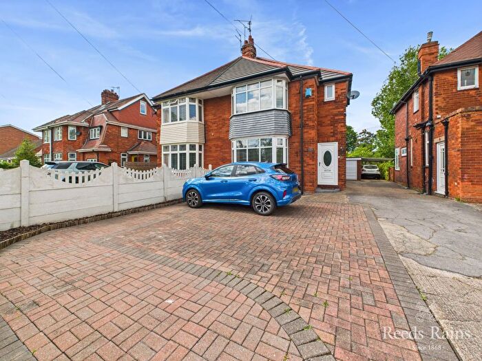 3 Bedroom Semi-Detached House For Sale In Holderness Road, Hull, East Yorkshire, HU8