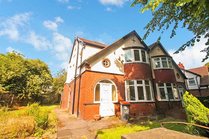 5 Bedroom Semi Detached House To Rent In The Turnways, Leeds, West Yorkshire, LS6