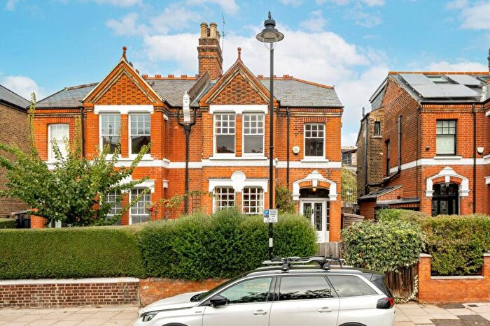 4 Bedroom House For Sale In Tytherton Road, Tufnell Park, N19