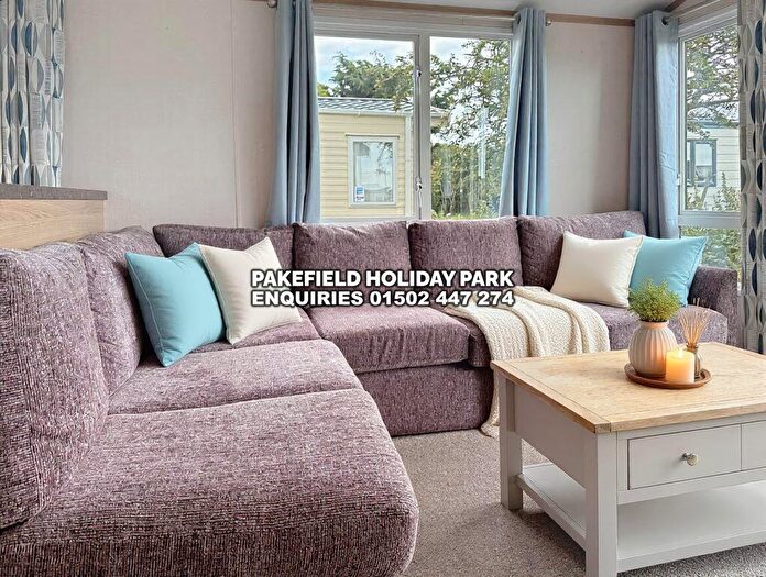 2 Bedroom Park Home For Sale In Pakefield Holiday Park – Suffolk, NR33
