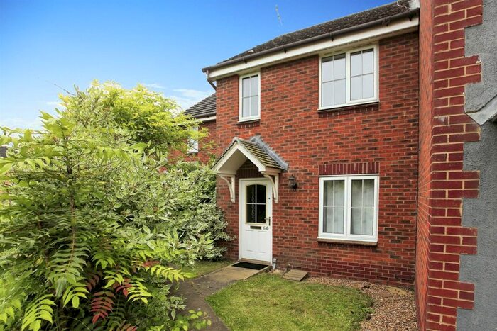 3 Bedroom Property To Rent In Lakeview Way, Hampton Hargate, Peterborough, PE7