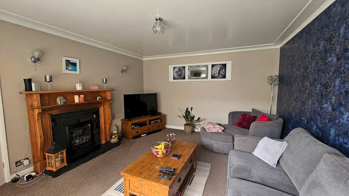 3 Bedroom Semi-Detached House To Rent In Berkeley Avenue, Torquay, TQ2