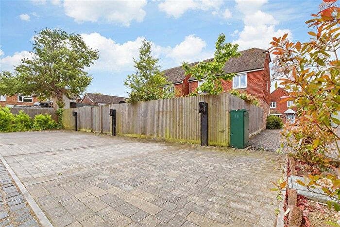 2 Bedroom Flat For Sale In Bishop Close, High Halden, Ashford, Kent, TN26