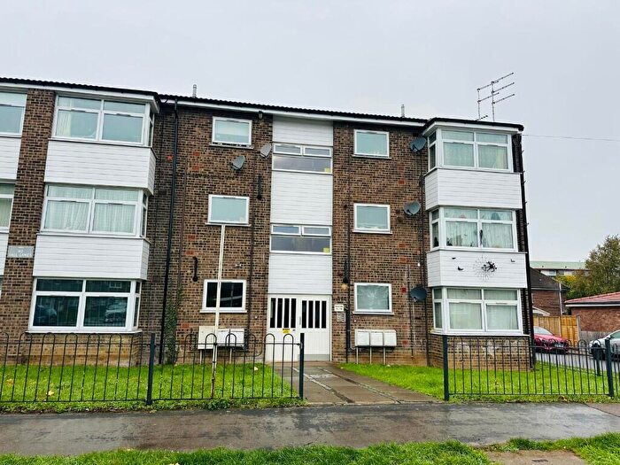 2 Bedroom Flat For Sale In West Side, Doggett Street, Leighton Buzzard, LU7