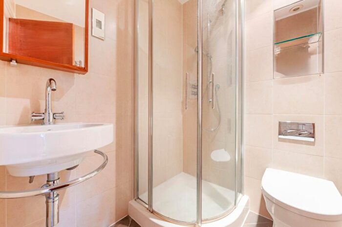 2 Bedroom Flat To Rent In Clerkenwell Road, The Barbican, EC1M