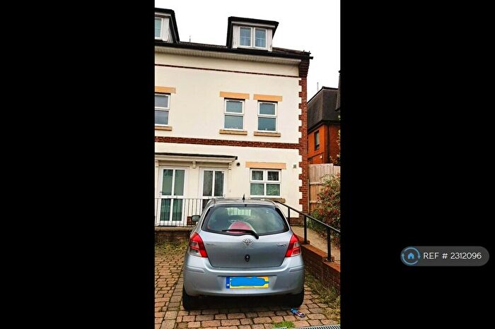 4 Bedroom Semi-Detached House To Rent In Norwich Avenue, Bournemouth, BH2