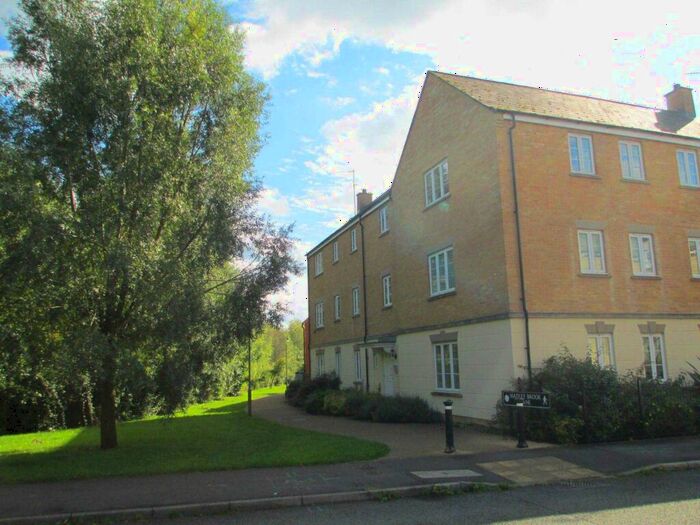 2 Bedroom Flat To Rent In Madley Brooke Lane, Witney, OX28