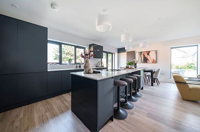 5 Bedroom Detached House To Rent In Sandy Lane, Church Crookham, GU52