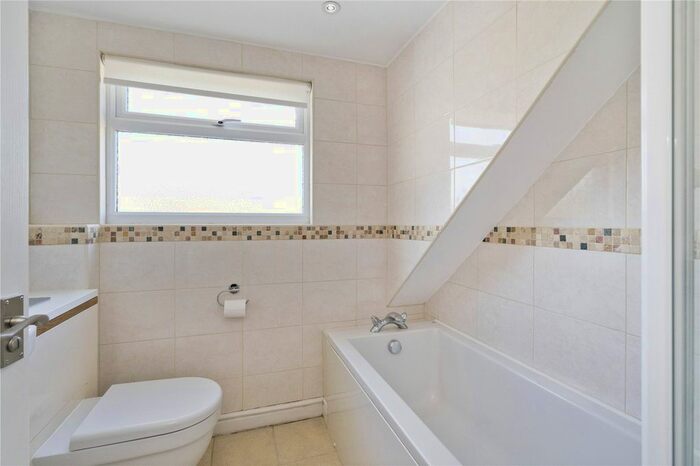 2 Bedroom Semi-Detached Bungalow For Sale In Frampton Drive, Broadway, WR12