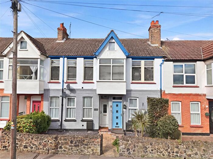 2 Bedroom Apartment For Sale In Electric Avenue, Westcliff-on-Sea, Essex, SS0