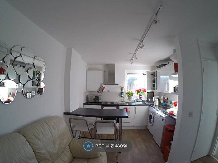 2 Bedroom Flat To Rent In Headington, Oxford, OX3