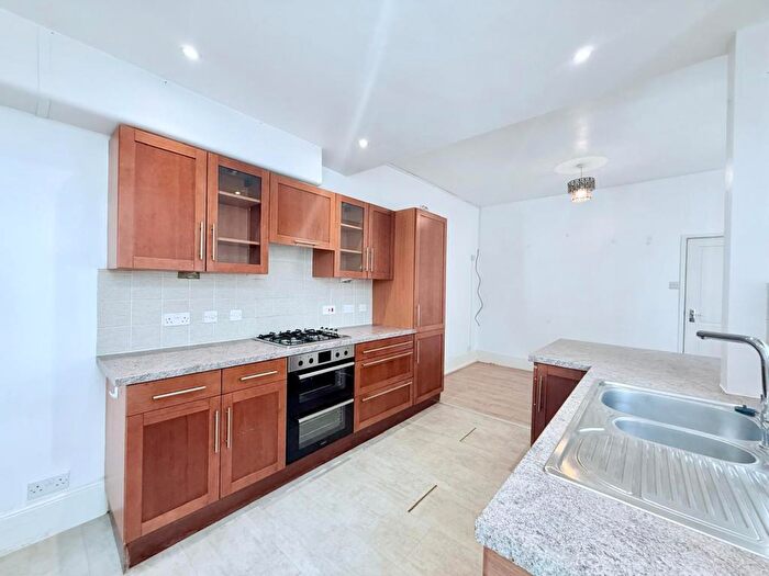 2 Bedroom Semi-Detached House To Rent In Millbrook Road East, Southampton, Hampshire, SO15