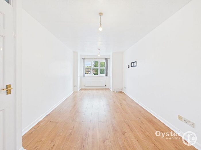 2 Bedroom Flat To Rent In Lime Close, Harrow, HA3