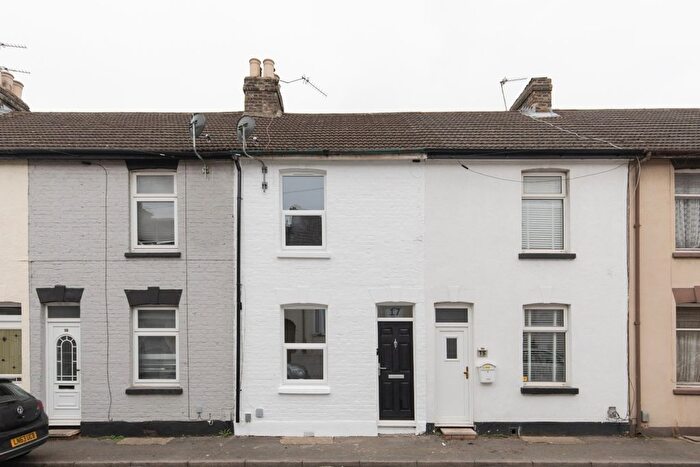 2 Bedroom Terraced House To Rent In Gillingham, Kent, ME7