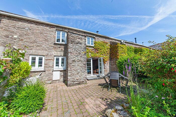 2 Bedroom Barn Conversion For Sale In Bowden, Nr Blackpool Sands Beach, TQ6