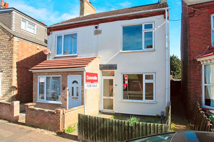 2 Bedroom Semi Detached House For Sale In Churchfield Road, Peterborough, PE4