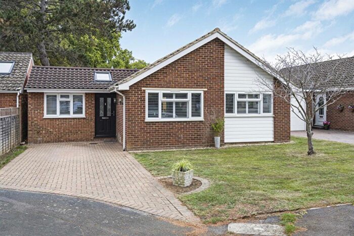 3 Bedroom Bungalow For Sale In Pound Crescent, Marlow, SL7
