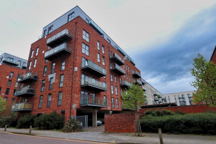 1 Bedroom Apartment To Rent In Honour Gardens, Dagenham, RM8