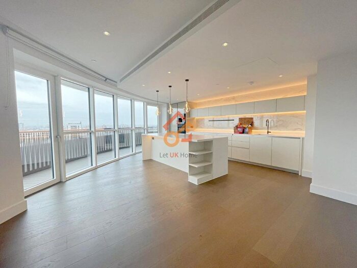 3 Bedroom Flat To Rent In Cassini Apartments, Cascade Way, London, W12